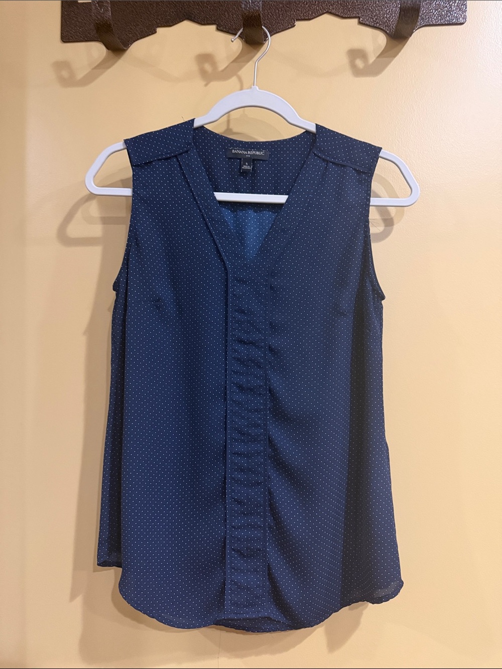 Banana Republic Navy And White Polka Dot Sleeveless Tank